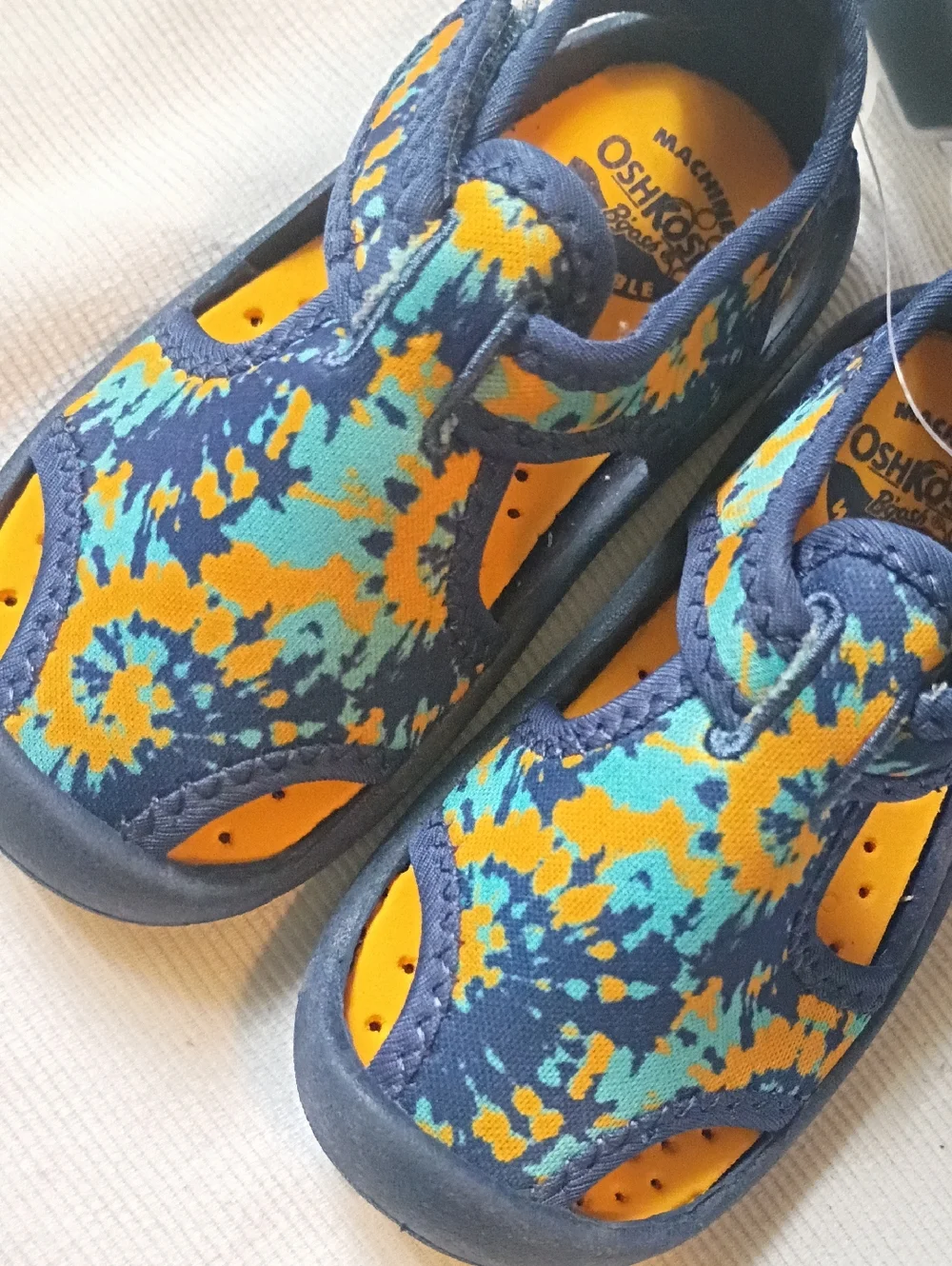 NWT Oshkosh Baby Tie Dye Water Shoes